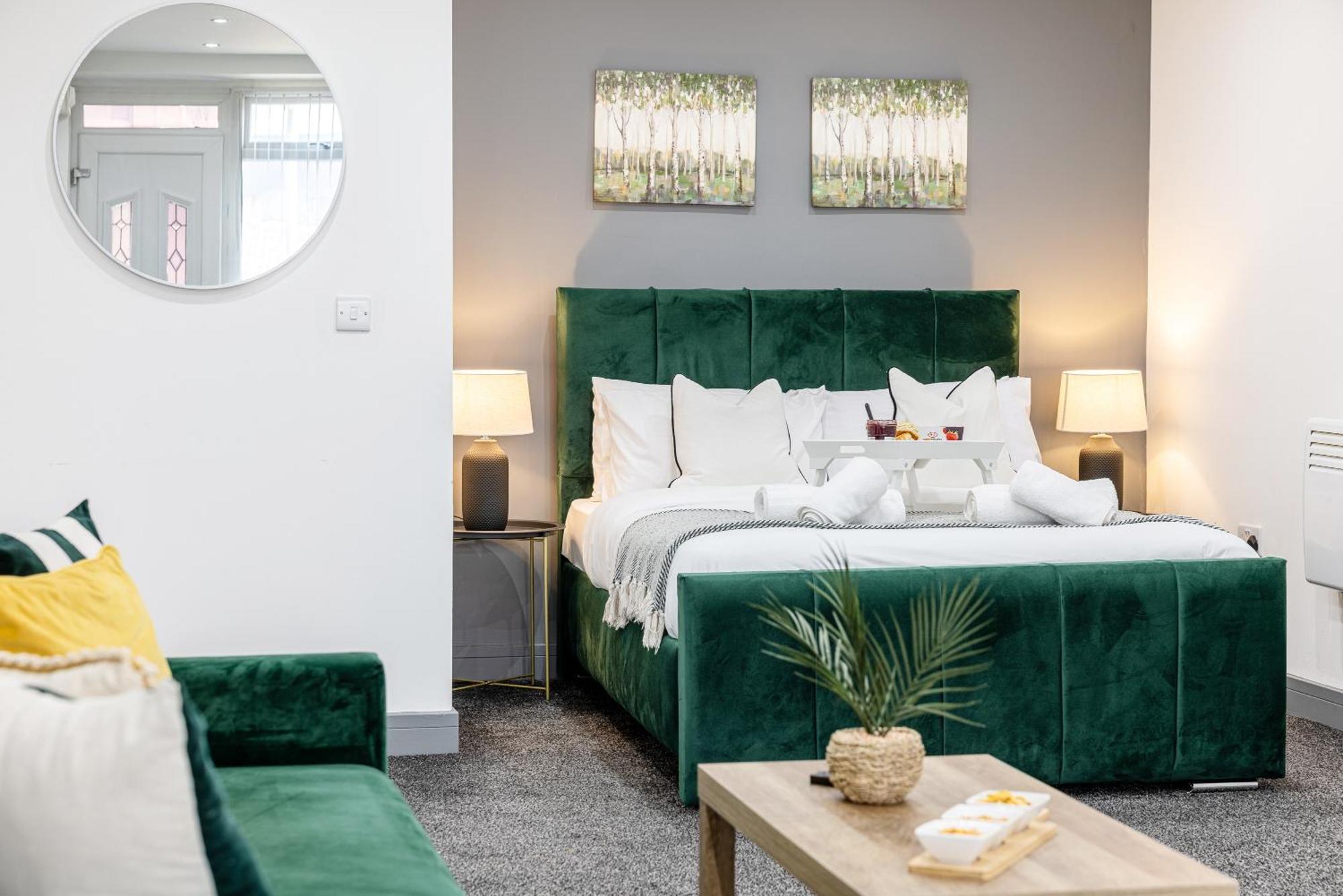 Rnm - Upgraded Business Stay For Travelling Contractors, All Amenities, Private Access Entire Place, Kitchen & Washroom, Smart Tv, Easy Access, Parking Nearby Cradley Heath Exterior foto